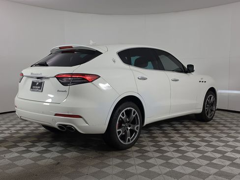Used 2023 Maserati Levante GT AWD/4WD image 7