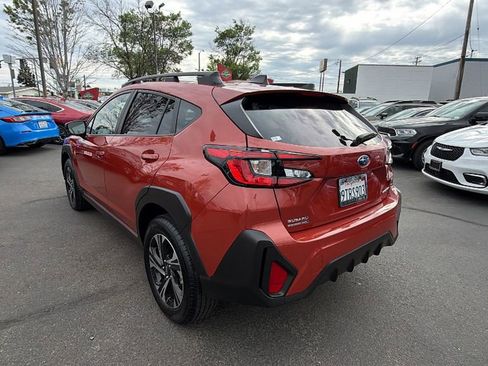 Used 2025 Subaru Crosstrek 2.0i Premium image 6
