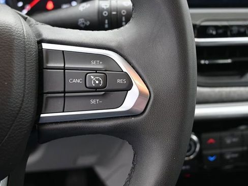 Used 2024 Jeep Compass Latitude image 31