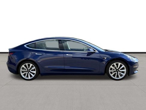 Used 2018 Tesla Model 3 Long Range RWD image 4