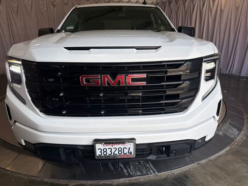 Used 2024 GMC Sierra 1500 Elevation w/ X31 Off-Road Package AWD/4WD image 2