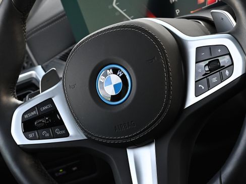 Certified 2025 BMW X5 xDrive50e w/ M Sport Package image 32