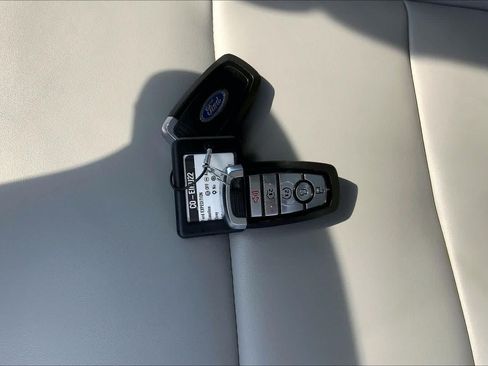 Used 2025 Ford Expedition Active AWD/4WD image 14