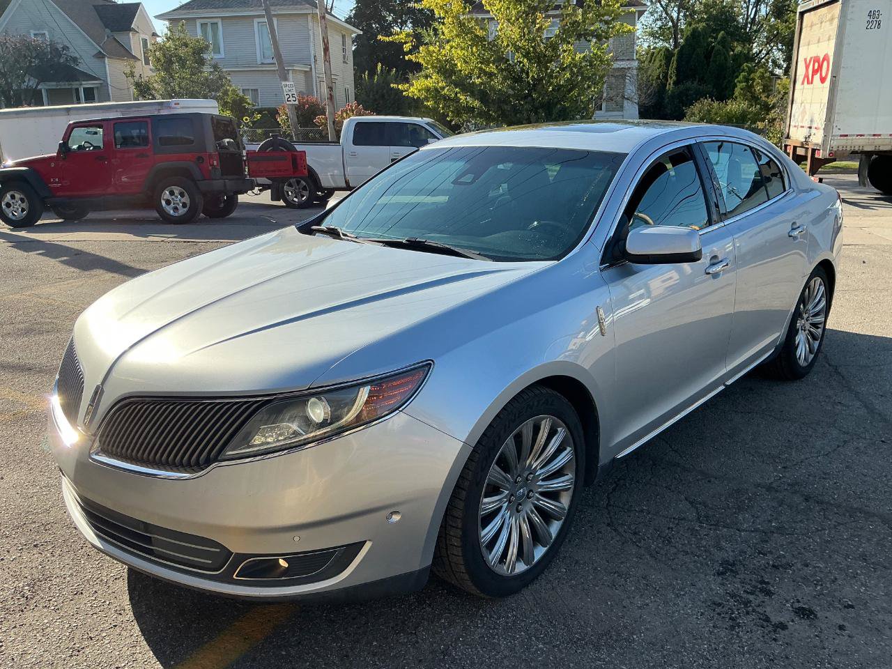 Used 2013 Lincoln MKS AWD image 8