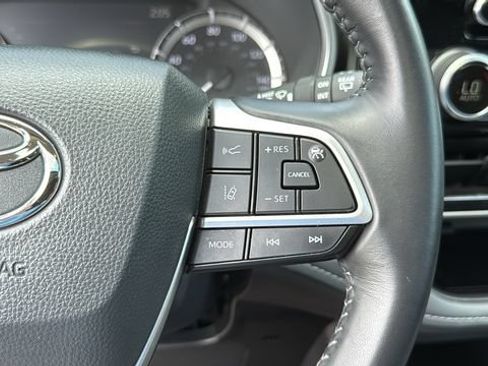 Certified 2024 Toyota Highlander XLE AWD/4WD image 13