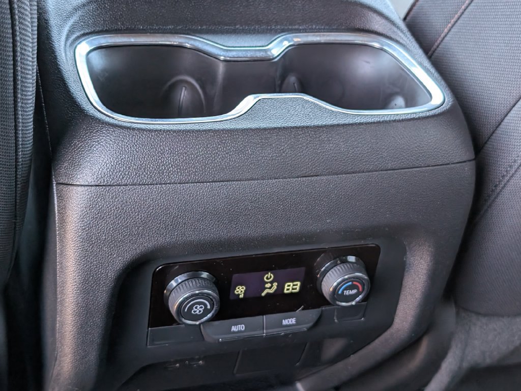 Used 2025 Chevrolet Traverse LT FWD image 21