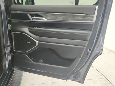 Used 2024 Jeep Wagoneer Series II w/ Flexible Seating Group RWD image 34