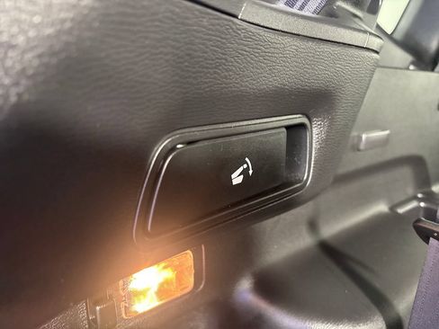 Used 2024 Mitsubishi Outlander SE FWD image 11