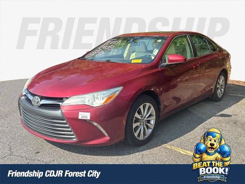 Used 2016 Toyota Camry XLE w/ Moonroof Package FWD image 1