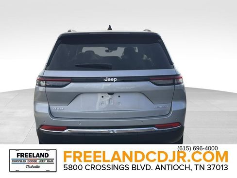 New 2025 Jeep Grand Cherokee Laredo X w/ Luxury Tech Group I AWD/4WD image 4
