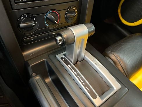 Used 2005 Ford Mustang GT image 16