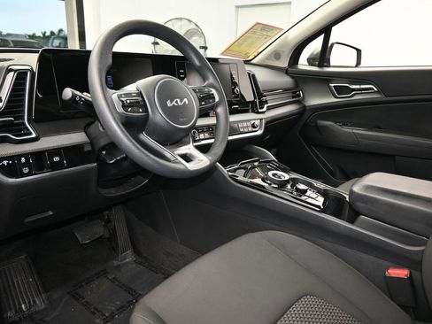 Used 2024 Kia Sportage LX image 12
