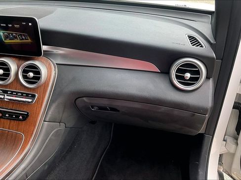 Used 2021 Mercedes-Benz GLC 300 4MATIC image 19