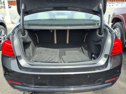 Used 2017 BMW 330i xDrive Sedan image 10