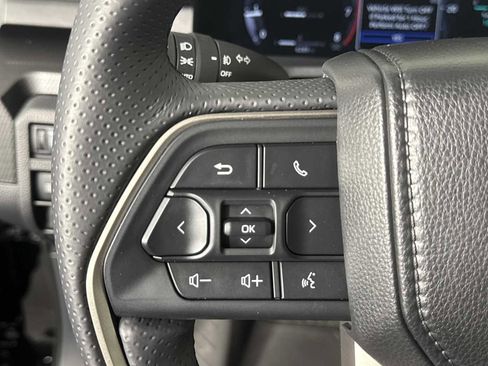 Used 2025 Toyota 4Runner Limited image 30