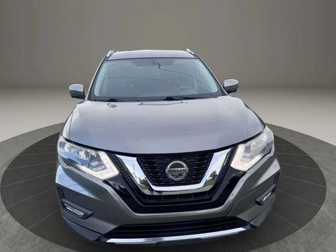 Used 2018 Nissan Rogue SV w/ Premium Package FWD image 8