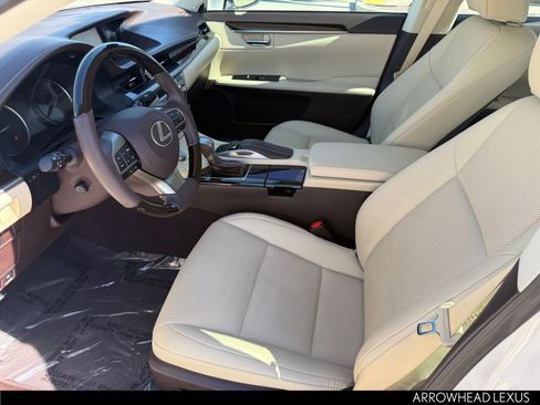 Used 2018 Lexus ES 350 w/ Navigation System Package image 12