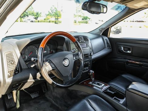 Used 2004 Cadillac SRX AWD/4WD image 3
