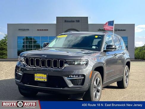 Used 2022 Jeep Grand Cherokee Limited 4xe w/ Luxury Tech Group II AWD/4WD image 2