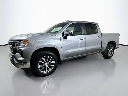 Used 2024 Chevrolet Silverado 1500 LT AWD/4WD image 3