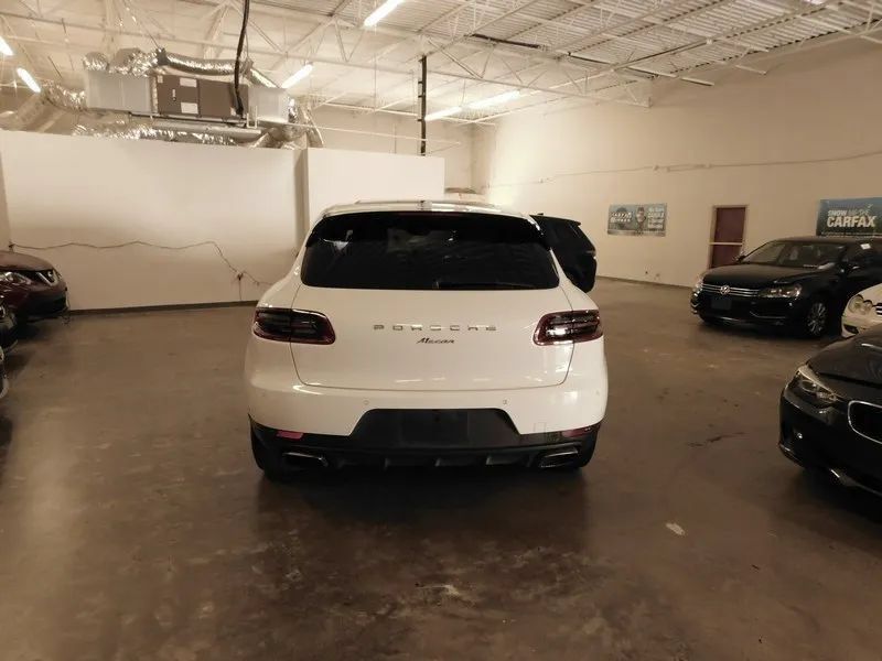 Used 2018 Porsche Macan AWD/4WD image 6