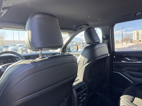 Used 2024 Jeep Grand Cherokee Trailhawk image 15