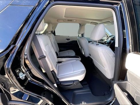 New 2026 Nissan Pathfinder SL w/ SL Premium Package FWD image 9