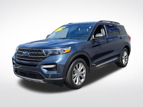 Used 2023 Ford Explorer XLT w/ Equipment Group 202A RWD image 4
