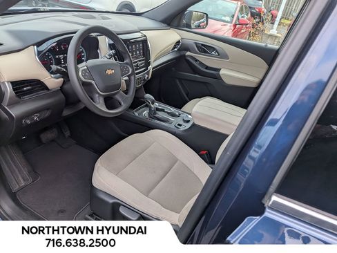 Used 2023 Chevrolet Traverse LS w/ Safety Package image 9