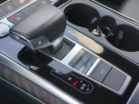 Used 2019 Audi Q8 Premium Plus w/ Premium Plus image 41