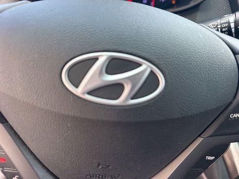 Used 2017 Hyundai Veloster Turbo R-Spec image 20