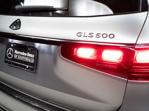 Certified 2024 Mercedes-Benz Maybach GLS 600 4MATIC image 10