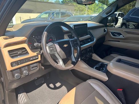 Used 2021 Chevrolet Tahoe Premier w/ Premium Package RWD image 8