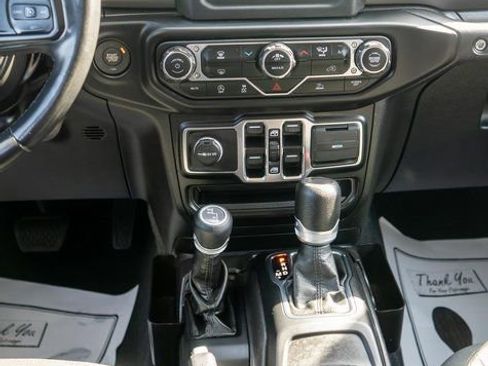 Used 2022 Jeep Wrangler Unlimited Sport AWD/4WD image 16