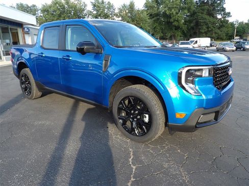 New 2025 Ford Maverick Lariat w/ Black Appearance Package image 12