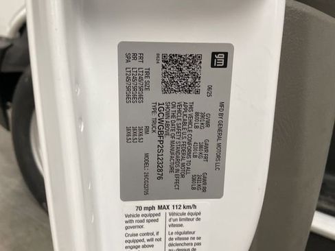 Used 2025 Chevrolet Express 2500 Extended w/ Communications Package image 30