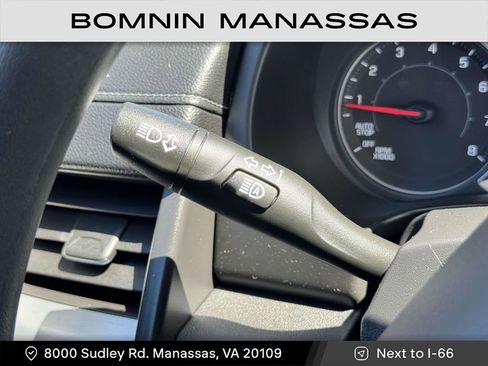 Used 2022 GMC Terrain SLE w/ LPO, Cargo Package image 27