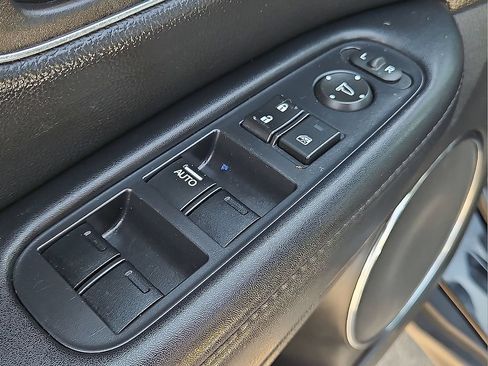 Used 2016 Honda HR-V EX image 16