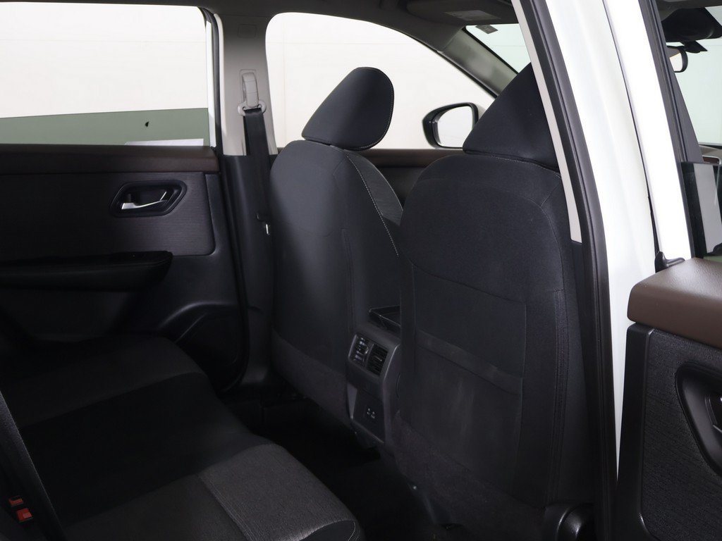 Used 2023 Nissan Rogue SV AWD/4WD image 25