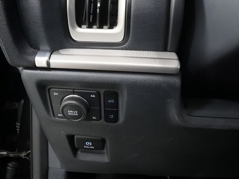 Used 2025 Ford Expedition Active AWD/4WD image 19