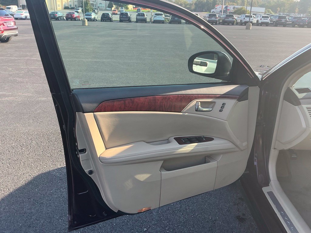 Used 2012 Toyota Avalon Limited FWD image 15