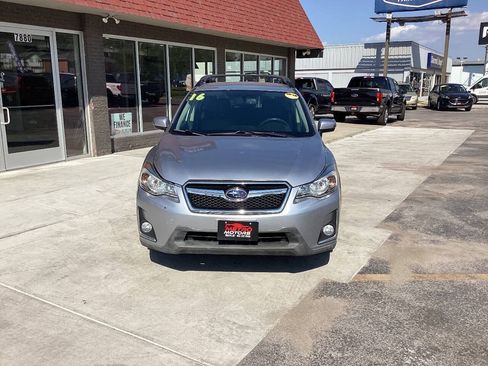 Used 2016 Subaru Crosstrek 2.0i Limited w/ Popular Package #2 AWD/4WD image 3