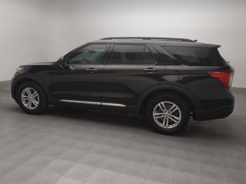Used 2022 Ford Explorer XLT image 3