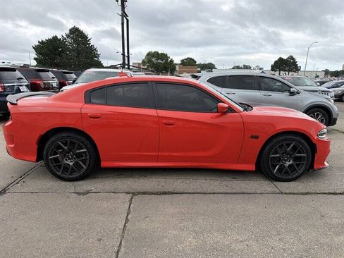 Used 2018 Dodge Charger R/T w/ Plus Group RWD image 6