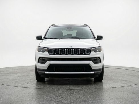 Used 2025 Jeep Compass Limited image 2