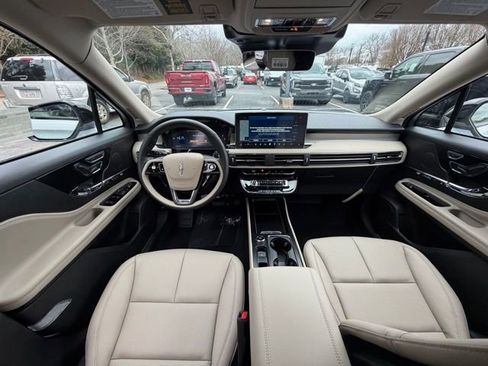 New 2026 Lincoln Corsair Premiere image 11