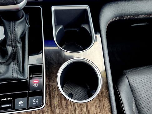 Used 2026 Toyota Sienna Platinum image 36