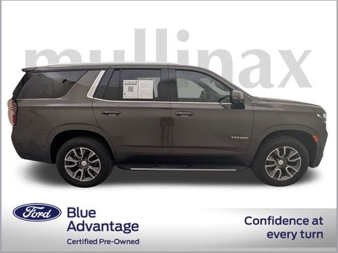 Used 2021 Chevrolet Tahoe LT w/ LT Signature Package image 2