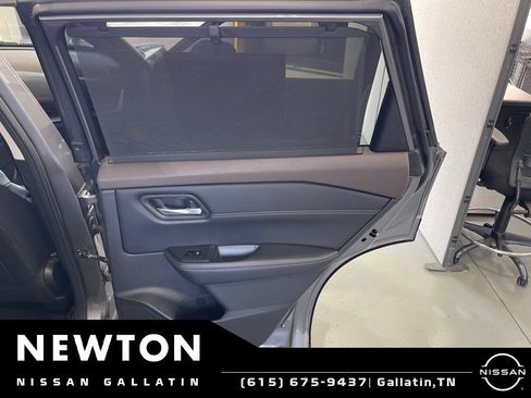 Used 2023 Nissan Rogue SV w/ SV Premium Package AWD/4WD image 38
