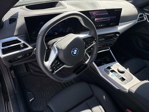 Used 2025 BMW i4 xDrive40i image 18